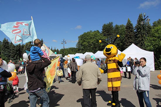 Пчела Вероника на празднике «ДЕНЬ ОТЦА 2014»